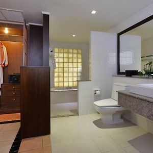 Hilltop Sea View Room